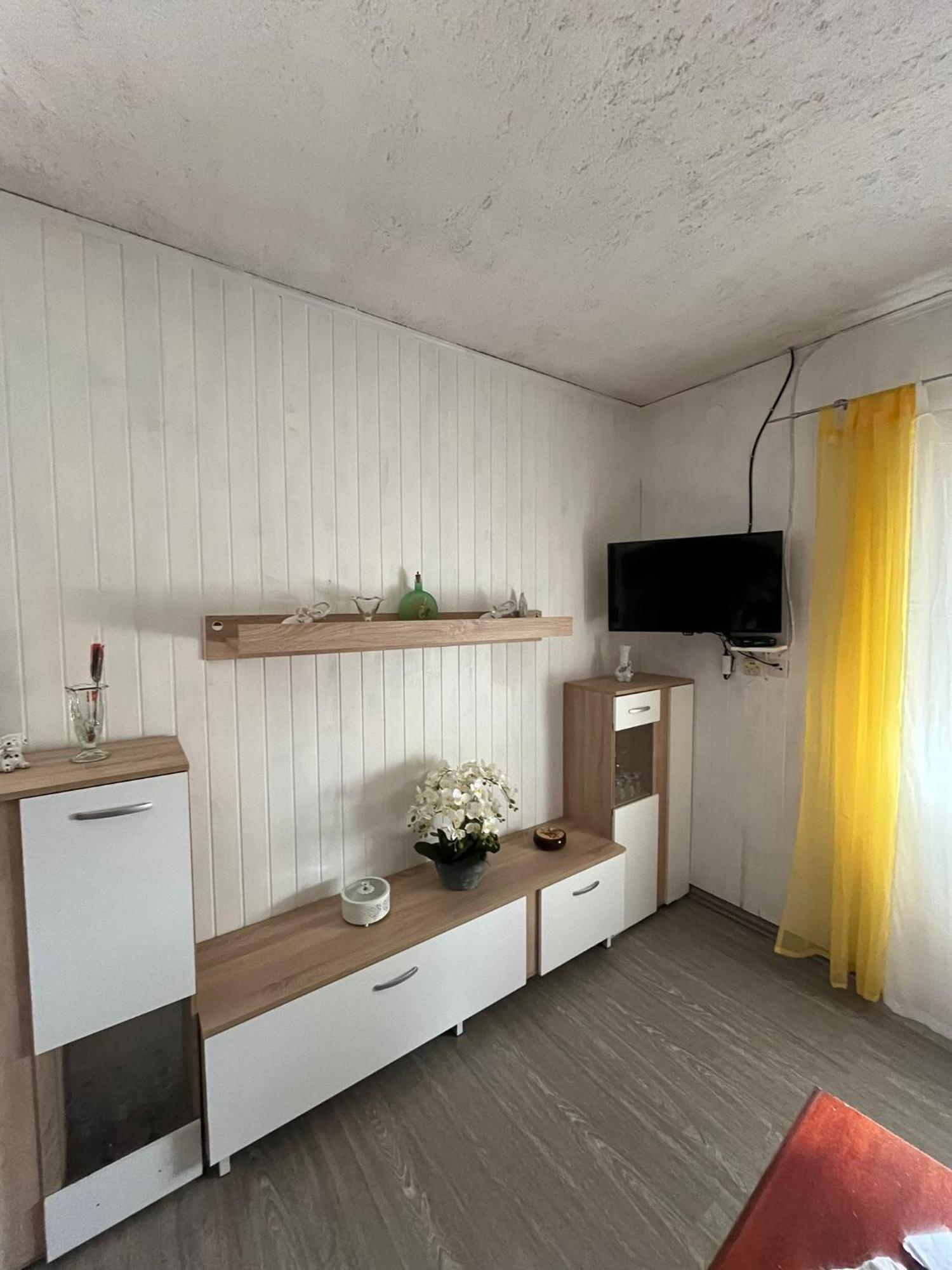 Apartmani Mirjana Трибань-Крушица Екстер'єр фото